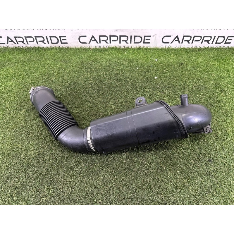 Патрубок повітряного фільтра (подача палива) BMW X1 F48 2016 2.0 13717619268