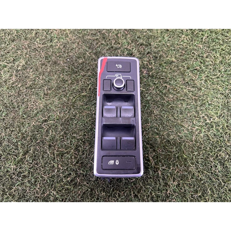 Блок кнопок склопідйомників (электрика / кнопки) LAND ROVER Range Rover L405 2014 5.0 LR066075