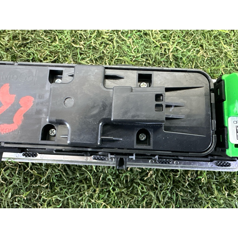 Блок кнопок склопідйомників (электрика / кнопки) LAND ROVER Range Rover L405 2014 5.0 LR066075