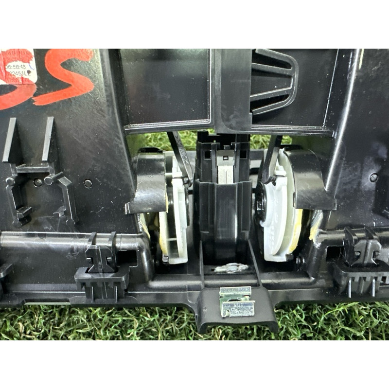 Декоративная накладка торпедо (салон) BMW X1 F48 2018 2.0 51459347745