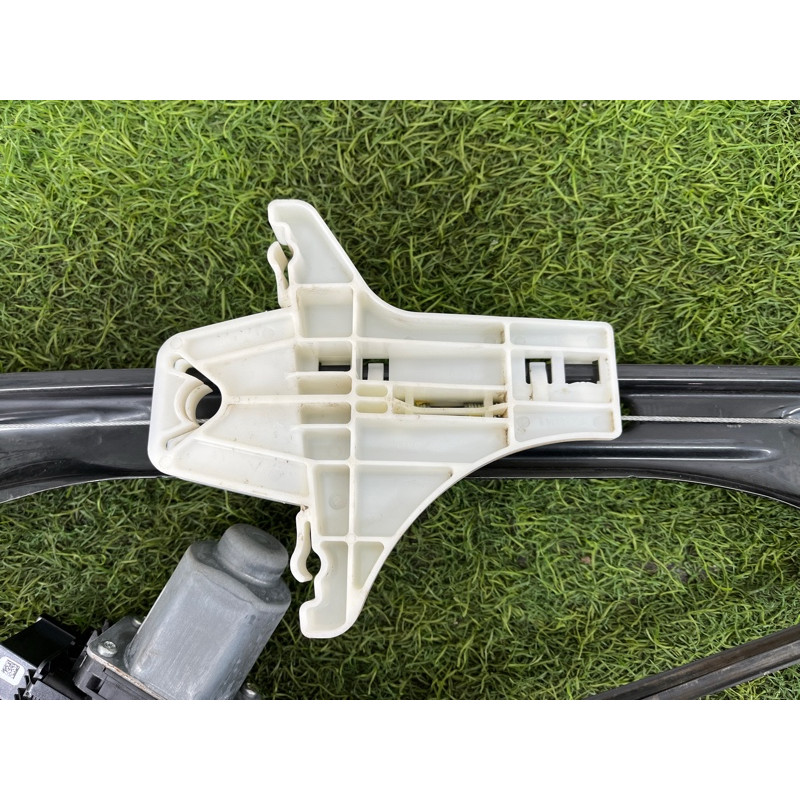 Механизм стеклоподъемника с мотором (кузов и элементы) Volkswagen Amarok 2H 2.0 2H7839401D