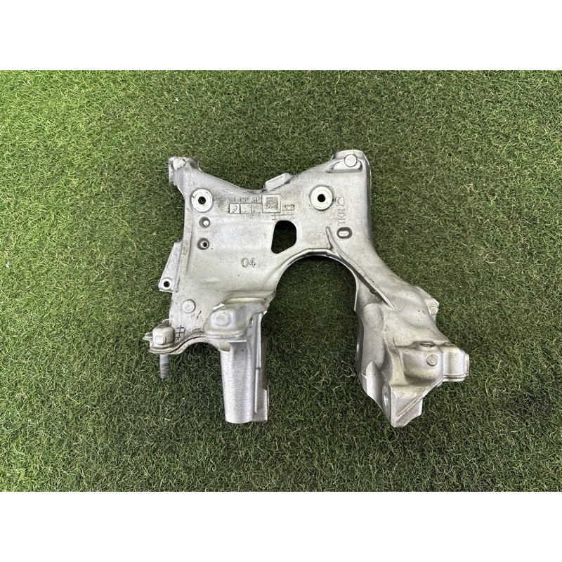 Кронштейн підрамника (підвіска) AUDI Q5 FY 2020 2.0 DJYA 80A399296R