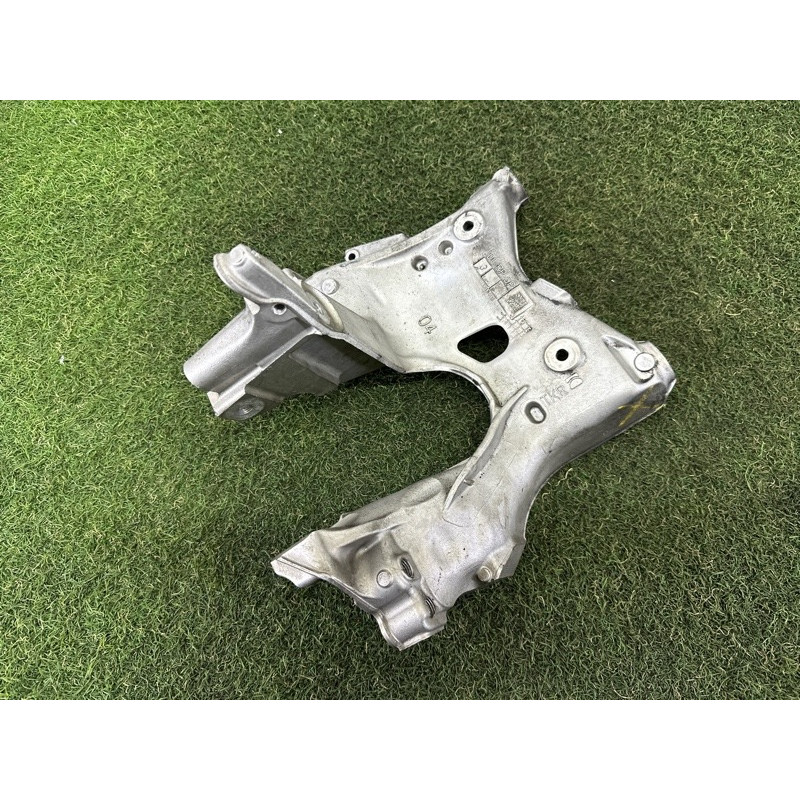 Кронштейн підрамника (підвіска) AUDI Q5 FY 2020 2.0 DJYA 80A399296R
