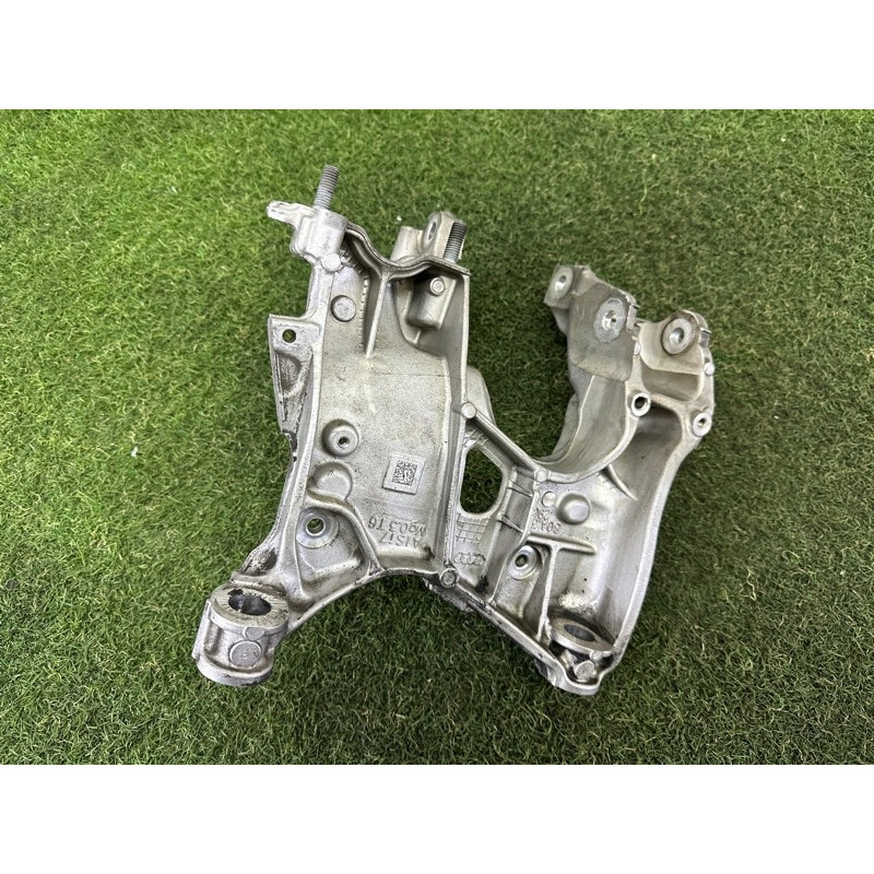 Кронштейн підрамника (підвіска) AUDI Q5 FY 2020 2.0 DJYA 80A399296R
