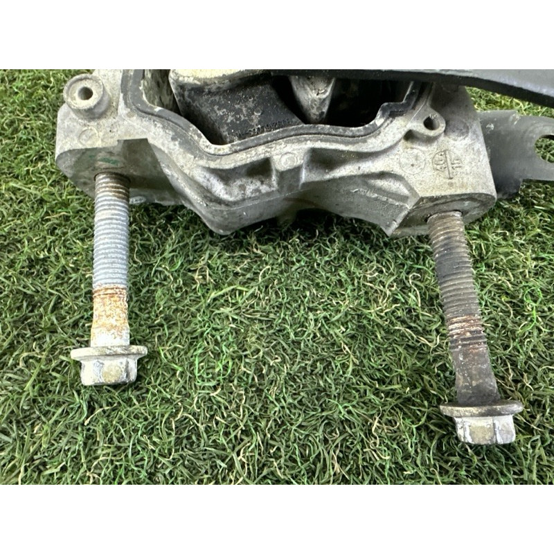 Подушка двигуна (двигатель и элементы) LAND ROVER Discovery Sport L550 2016 2.0 LR032311