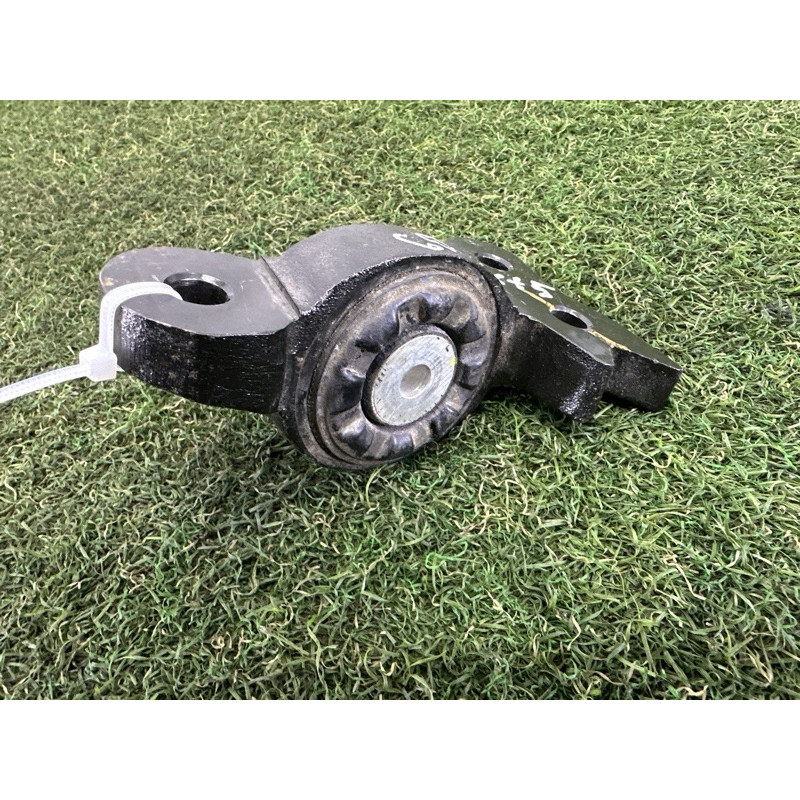 Опора стойки (подвеска) Cadillac Xt5 1 2016 3.6 84564322