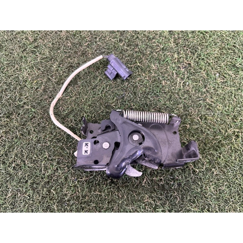 Замок капота (кузов и элементы) BMW X1 F48 2016 2.0 51237431369