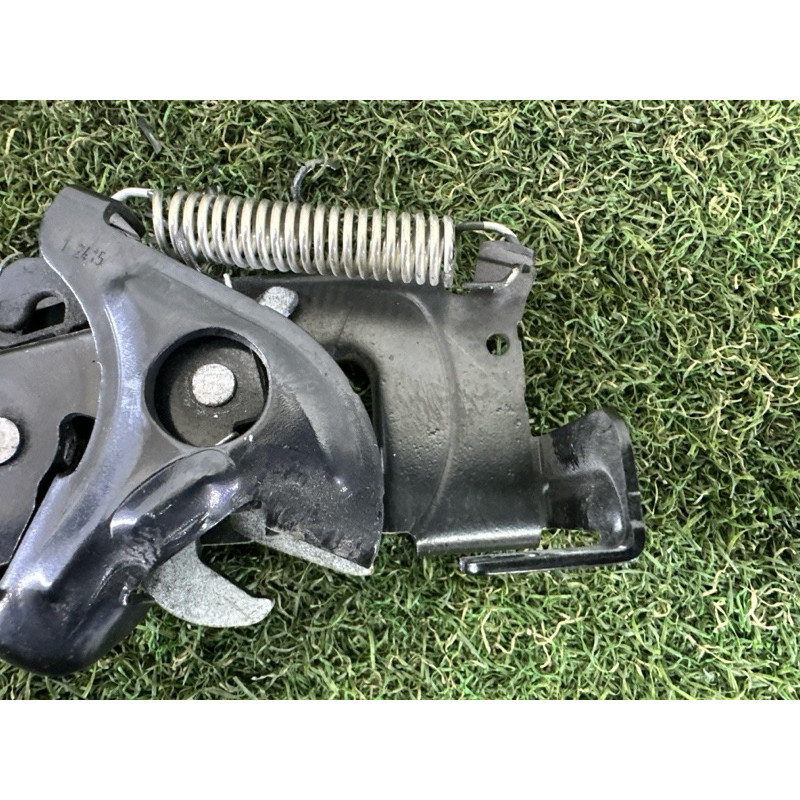 Замок капота (кузов и элементы) BMW X1 F48 2016 2.0 51237431369