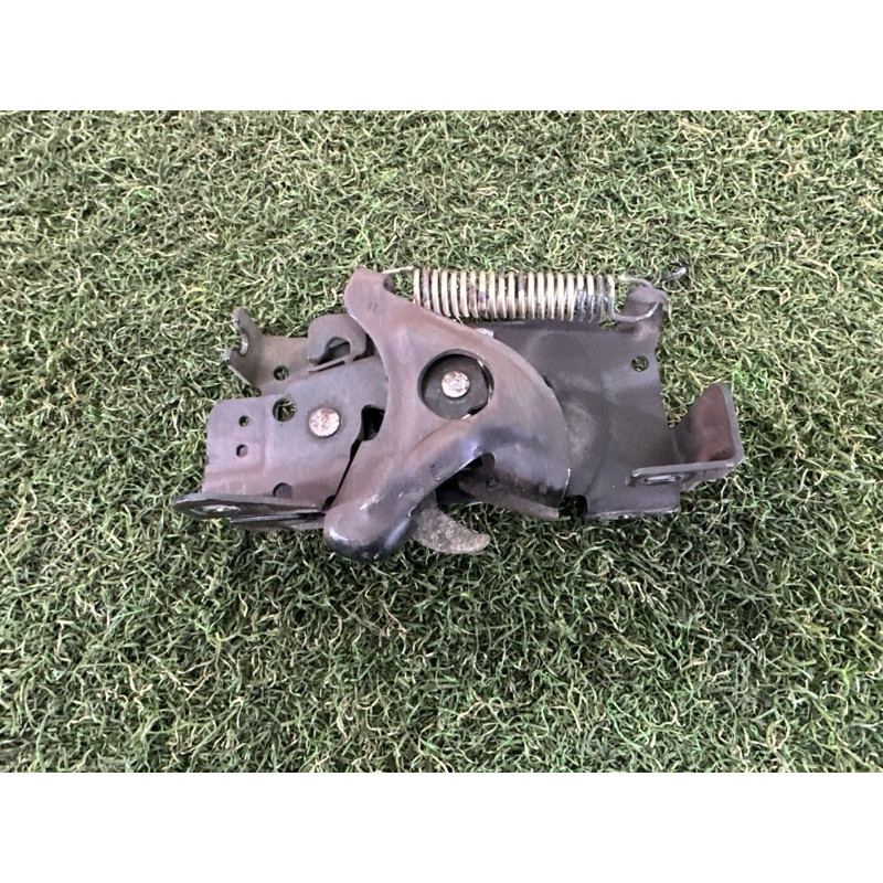 Замок капота (кузов і елементи) BMW X1 F48 2016 2.0 51237431370