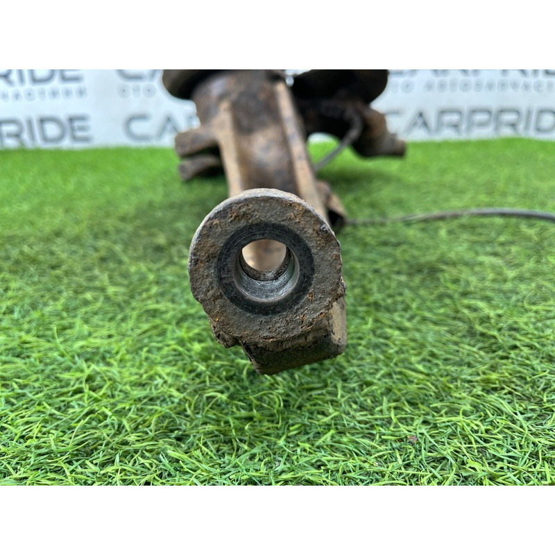 Поворотний кулак (підвіска) Volkswagen Amarok Not specified 2.0 2H0407258J