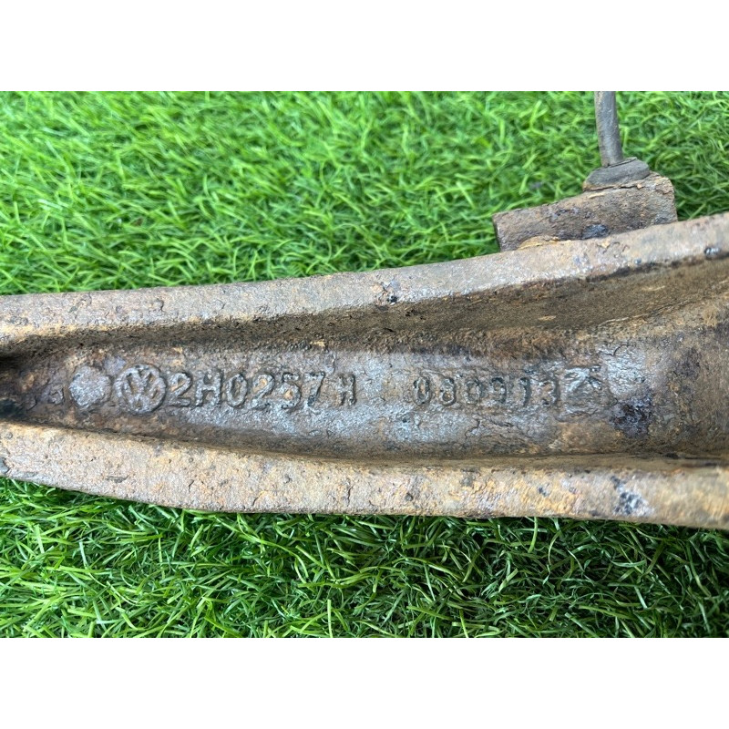 Поворотный кулак (подвеска) Volkswagen Amarok Not specified 2.0 2H0407257H