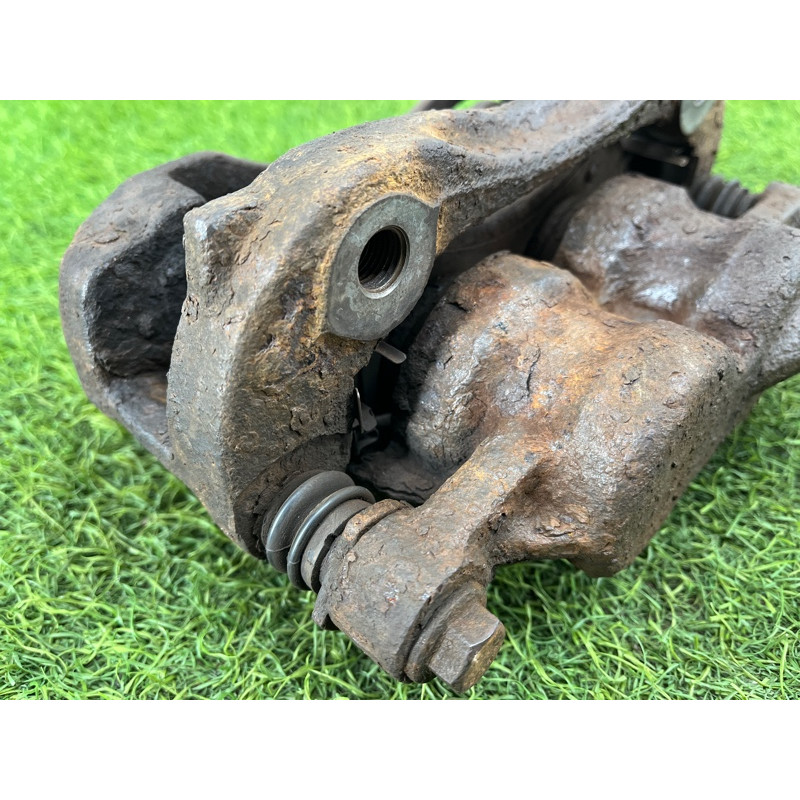 Гальмівний супорт (тормозная система) Volkswagen Amarok Not specified 2.0 2H0615123B