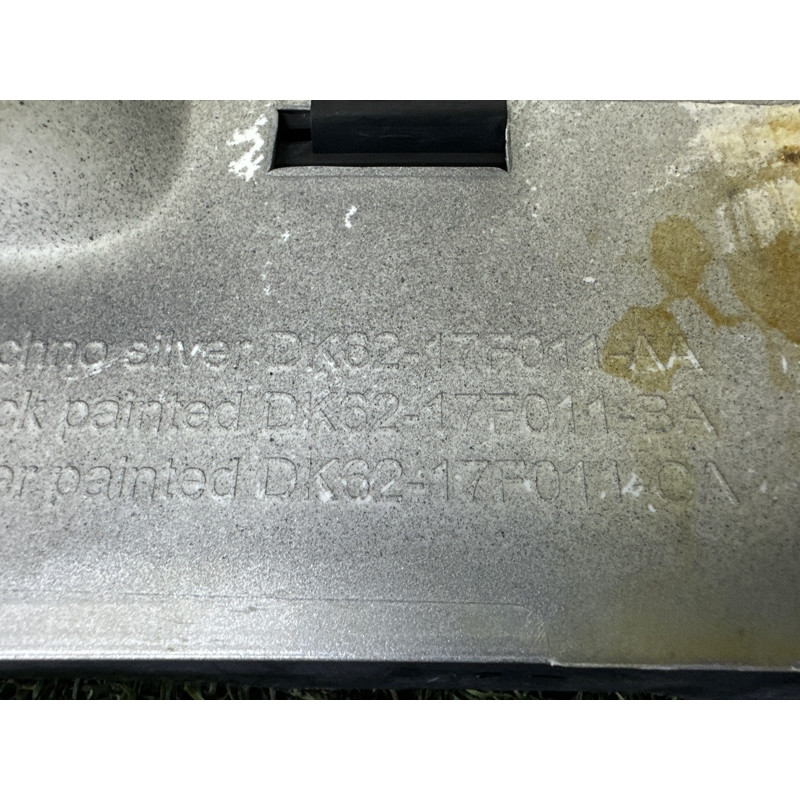 Накладка на бампер (кузов и элементы) LAND ROVER RANGE ROVER Sport L494 2016 3.0 Diesel LR045040