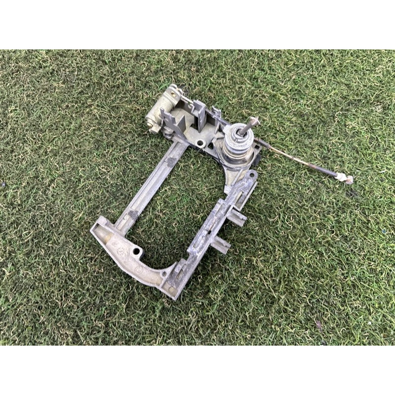 Кронштейн ручки дверей (кузов і елементи) BMW 7-series E38 51218245344