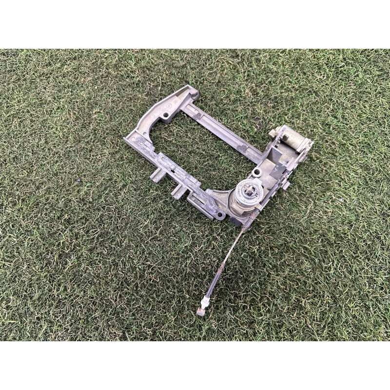 Кронштейн ручки дверей (кузов і елементи) BMW 7-series E38 51218245344