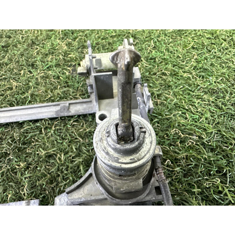 Кронштейн ручки дверей (кузов і елементи) BMW 7-series E38 51218245344