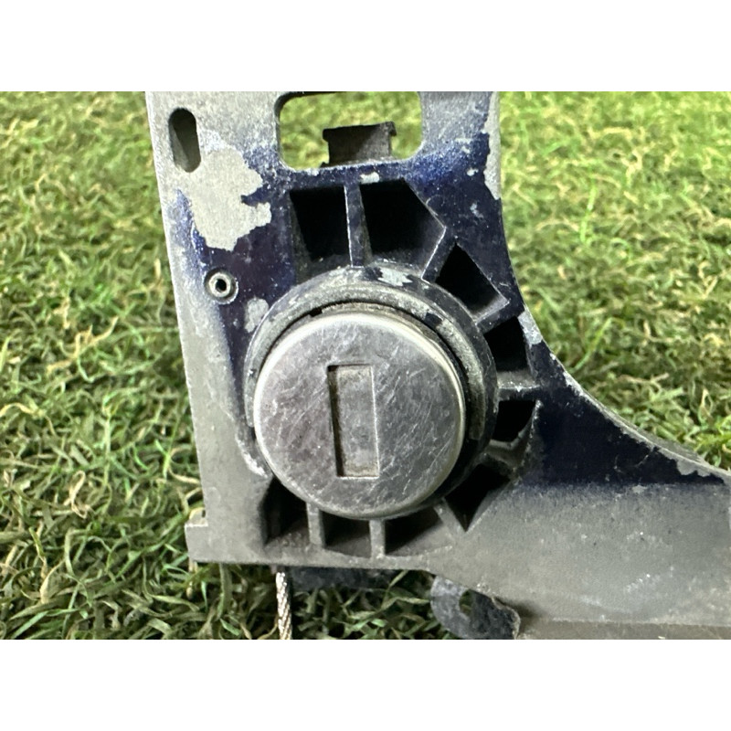 Кронштейн ручки дверей (кузов і елементи) BMW 7-series E38 51218245344