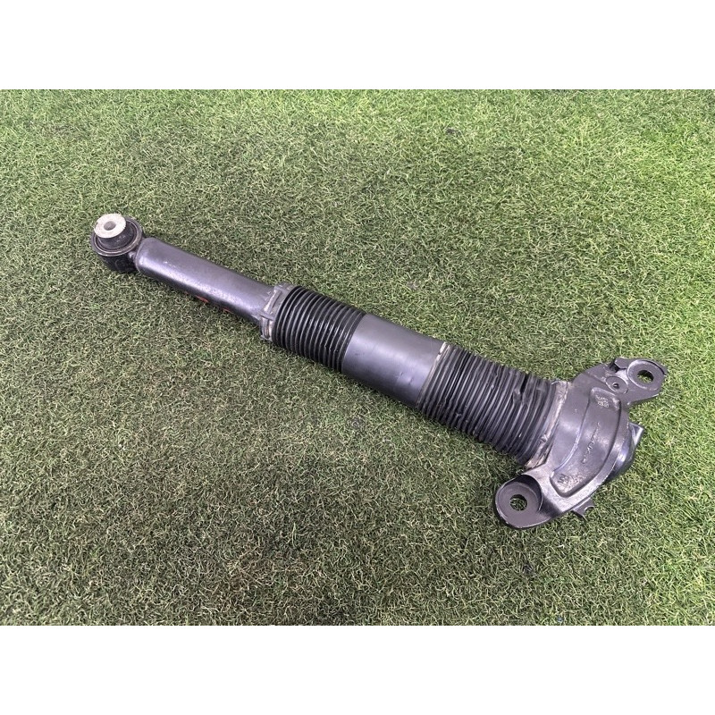 Амортизатор (подвеска) LAND ROVER Discovery Sport L550 2016 2.0 LR061355