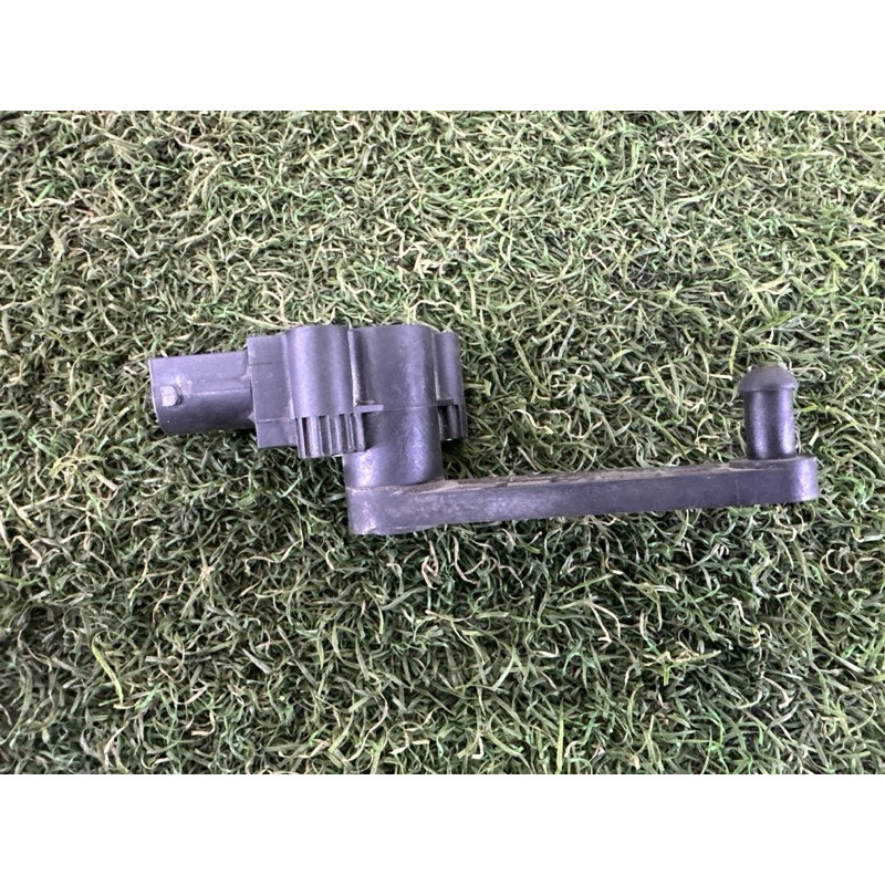 Датчик положения кузова (электрика / датчики) LAND ROVER Range Rover L405 2014 5.0 LR033257