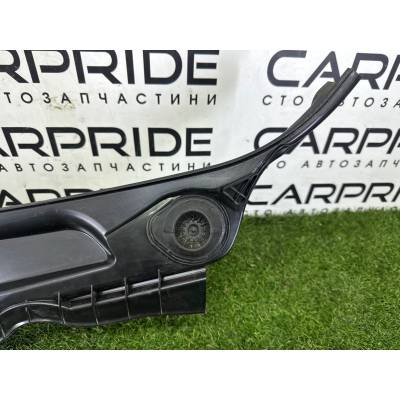 Жабо (кузов і елементи) BMW X1 F48 2018 2.0 51717350591