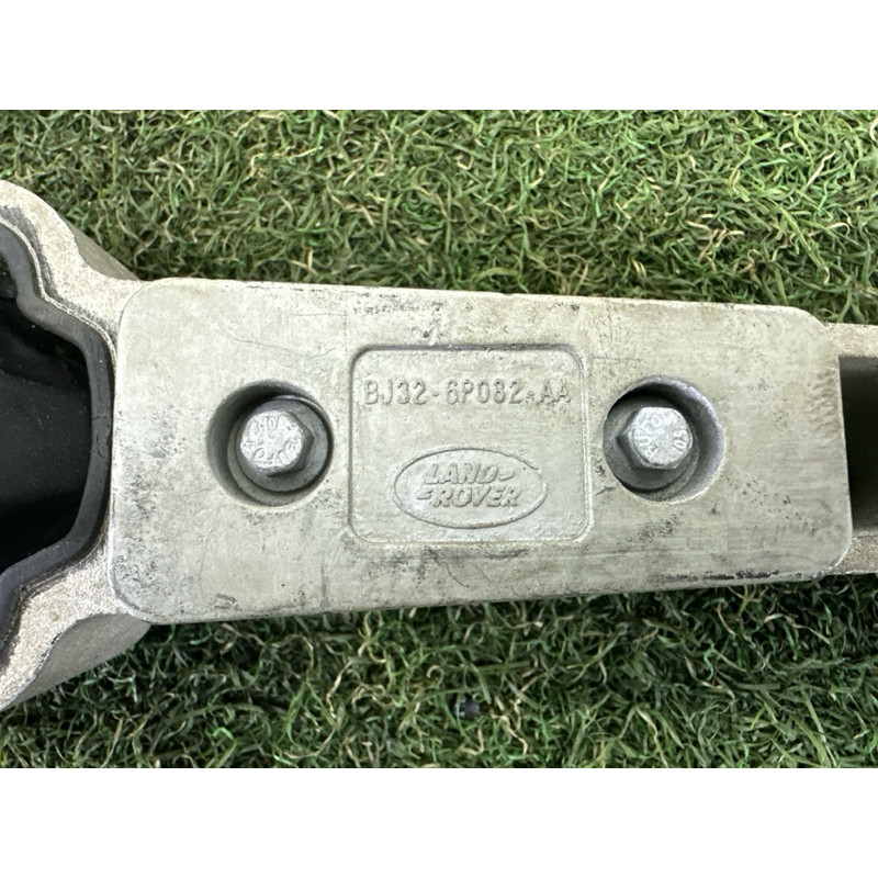 Подушка двигателя (двигатель и элементы) LAND ROVER Range Rover Evoque L538 2015 2.0 LR030745