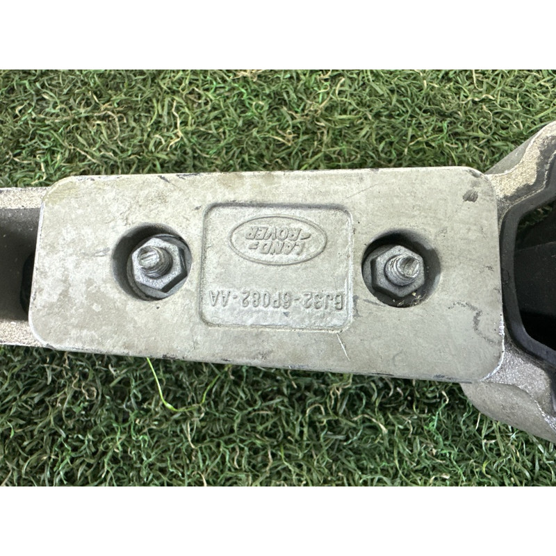 Подушка двигателя (двигатель и элементы) LAND ROVER Range Rover Evoque L538 2015 2.0 LR030745