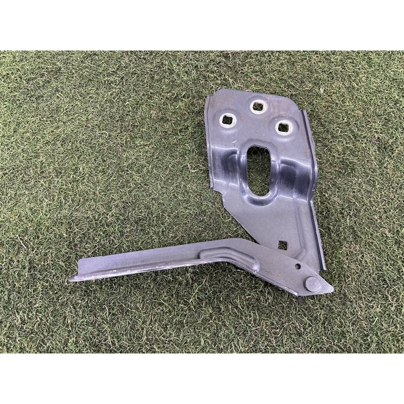 Петля капота (кузов и элементы) Volkswagen Touareg NF 2013 3.6 CGRA 7P6823301