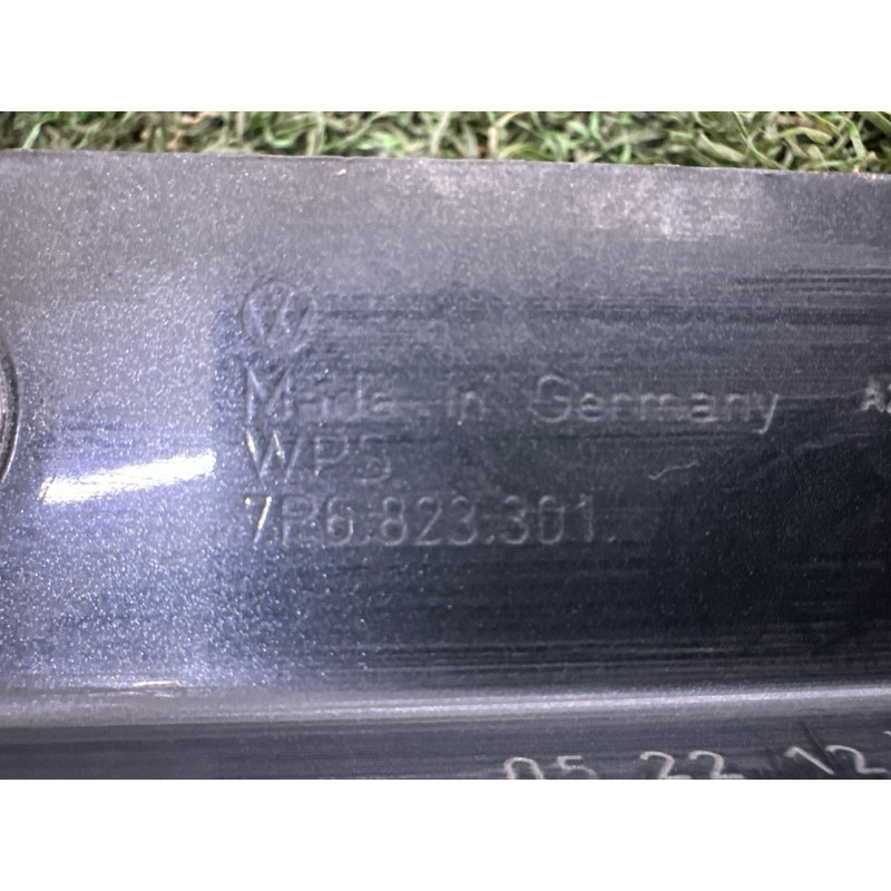 Петля капота (кузов и элементы) Volkswagen Touareg NF 2013 3.6 CGRA 7P6823301
