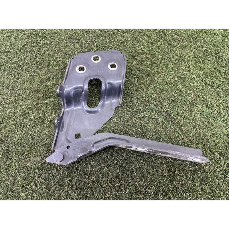 Петля капота (кузов и элементы) Volkswagen Touareg NF 2013 3.6 CGRA 7P6823302