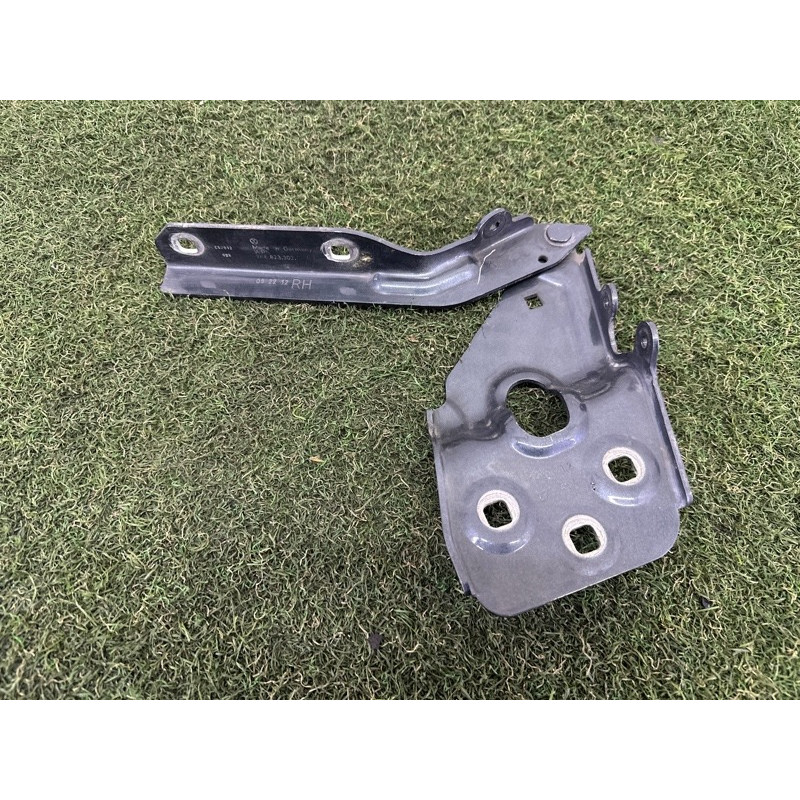 Петля капота (кузов и элементы) Volkswagen Touareg NF 2013 3.6 CGRA 7P6823302