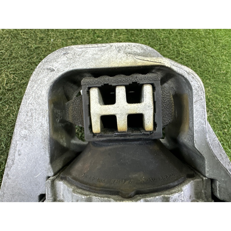 Подушка двигателя (двигатель и элементы) Nissan Rogue T33 2021 2.5 PR25DD 112106RA0A
