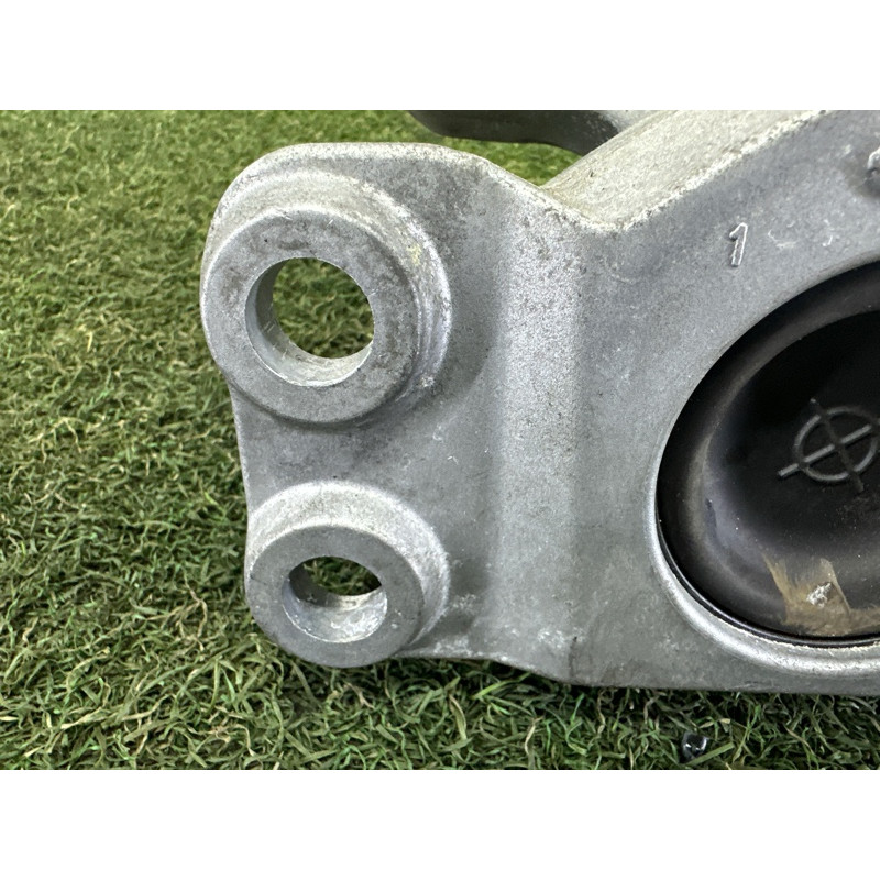 Подушка двигателя (двигатель и элементы) Nissan Rogue T33 2021 2.5 PR25DD 112106RA0A