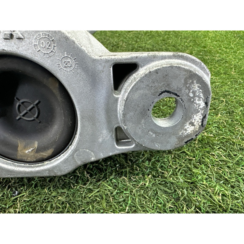 Подушка двигателя (двигатель и элементы) Nissan Rogue T33 2021 2.5 PR25DD 112106RA0A