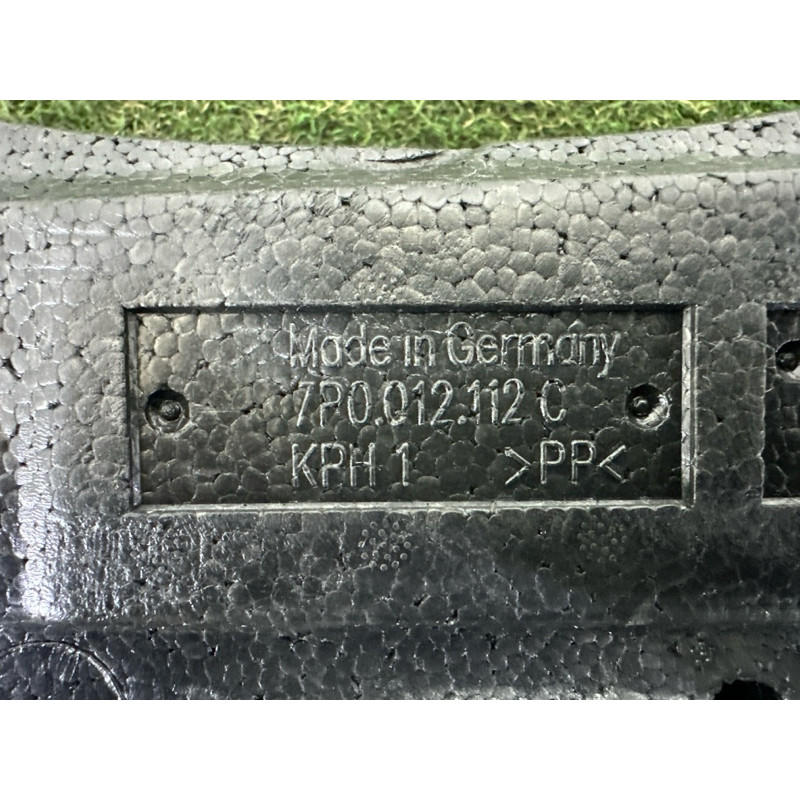 Комплект инструмента (аксессуары) Volkswagen Touareg NF 2013 3.6 CGRA 7P0011031B