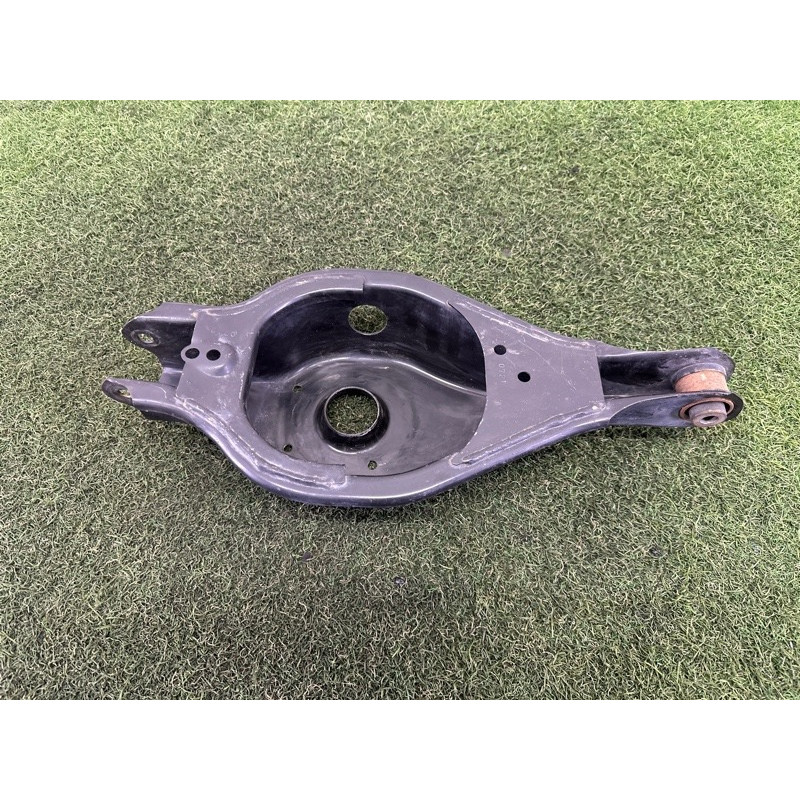 Рычаг підвіски (підвіска) Nissan Rogue T33 2021 2.5 PR25DD 551B06RA0A