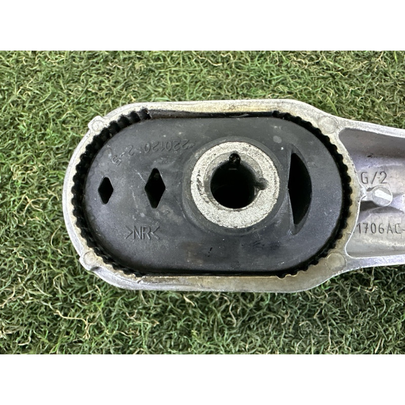 Подушка двигуна (двигун та елементи) BMW X1 F48 2018 2.0 22116885788