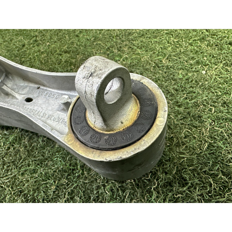 Подушка двигуна (двигун та елементи) BMW X1 F48 2018 2.0 22116885788