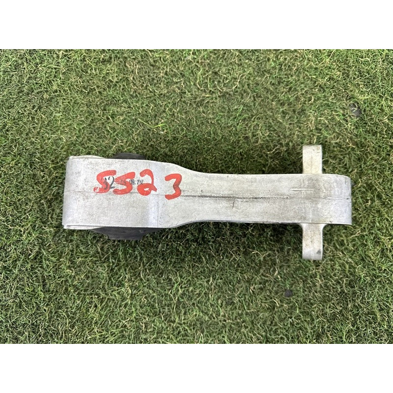 Подушка двигуна (двигун та елементи) BMW X1 F48 2018 2.0 22116885788