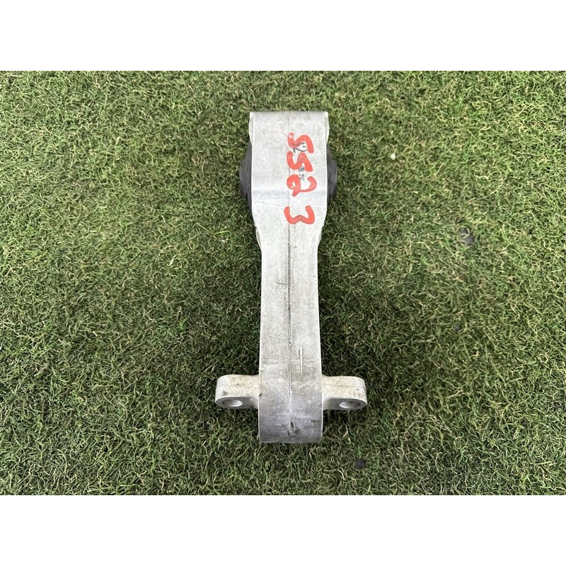 Подушка двигуна (двигун та елементи) BMW X1 F48 2018 2.0 22116885788