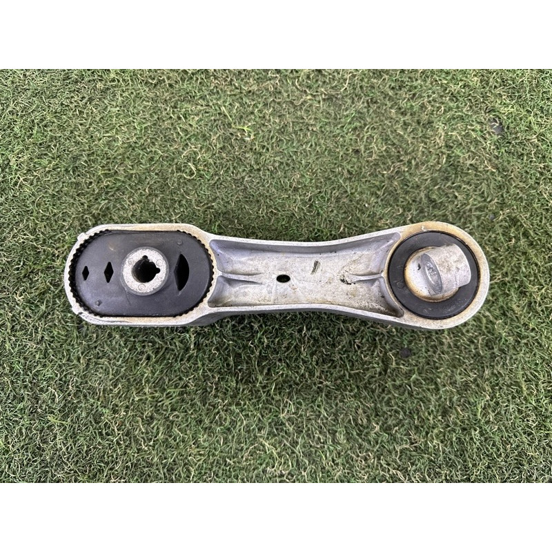 Подушка двигуна (двигун та елементи) BMW X1 F48 2018 2.0 22116885788