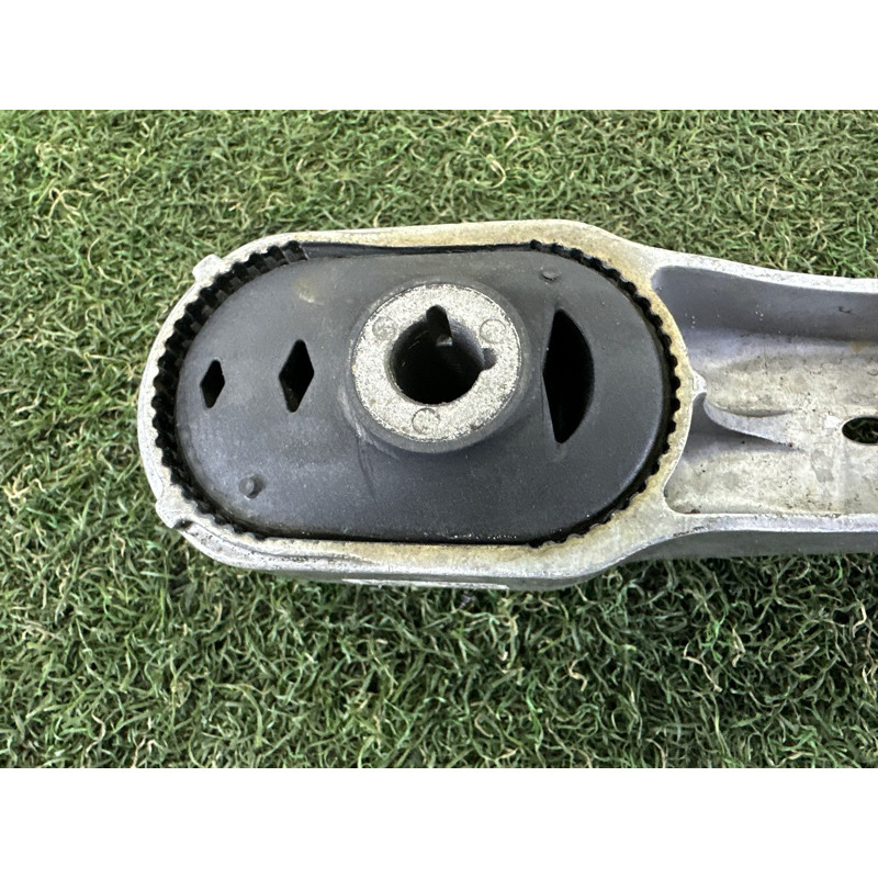 Подушка двигуна (двигун та елементи) BMW X1 F48 2018 2.0 22116885788