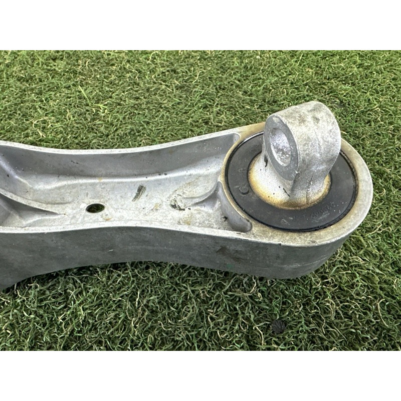 Подушка двигуна (двигун та елементи) BMW X1 F48 2018 2.0 22116885788
