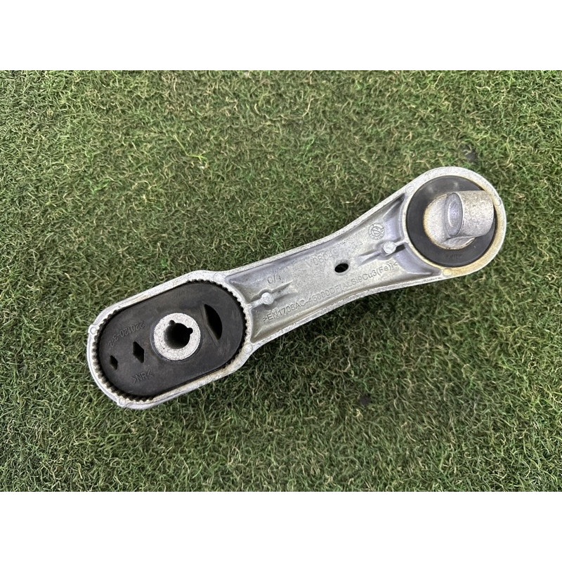 Подушка двигателя (двигатель и элементы) BMW X1 F48 2016 2.0 22116885786