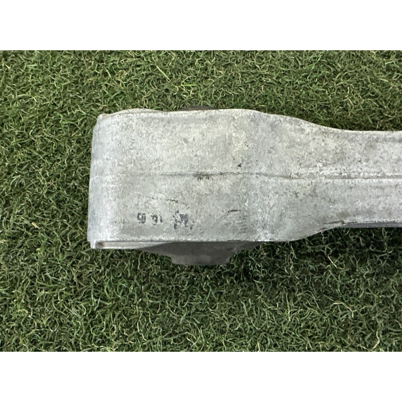 Подушка двигателя (двигатель и элементы) BMW X1 F48 2016 2.0 22116885786
