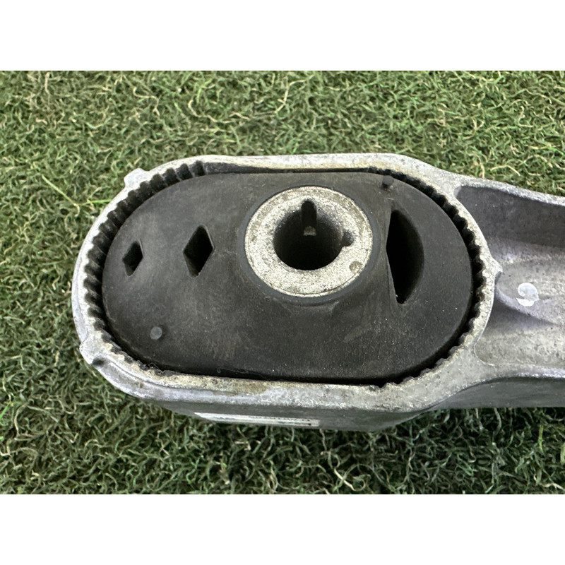 Подушка двигателя (двигатель и элементы) BMW X1 F48 2016 2.0 22116885786