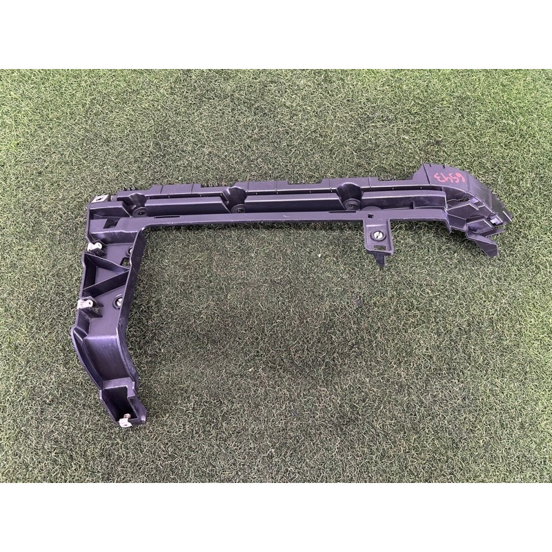 Кріплення бампера (кузов и элементы) LAND ROVER Range Rover L405 2014 5.0 LR037925