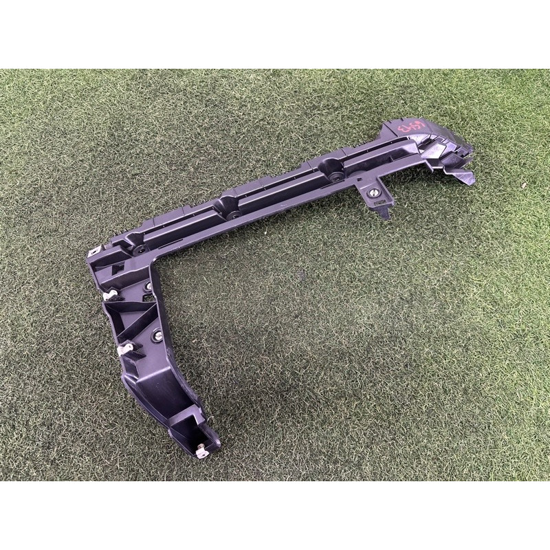 Кріплення бампера (кузов и элементы) LAND ROVER Range Rover L405 2014 5.0 LR037925