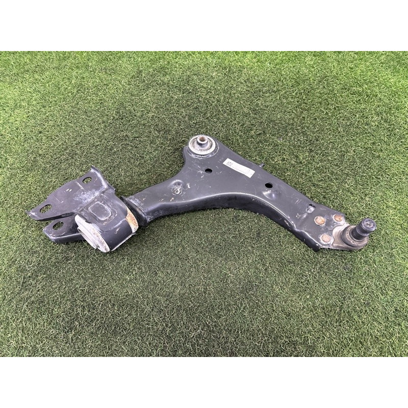 Рычаг підвіски (подвеска) LAND ROVER Discovery Sport L550 2016 2.0 LR086107