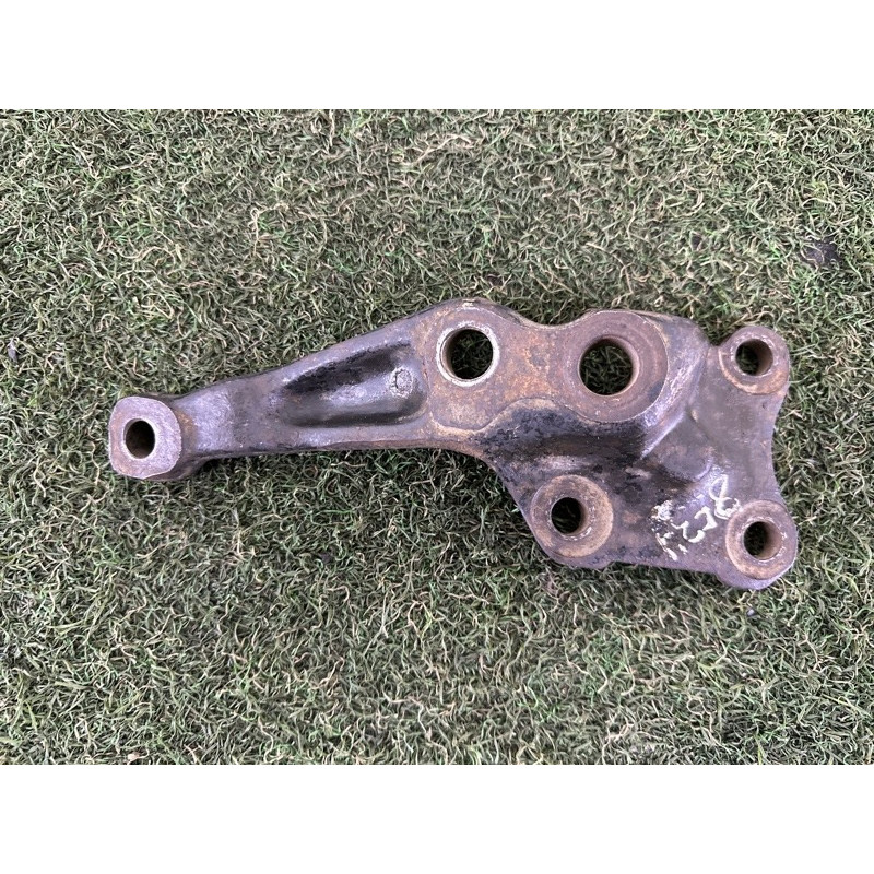 Кронштейн рычага подвески (подвеска) BMW 5-series E34 1993 M20b25 31131133558