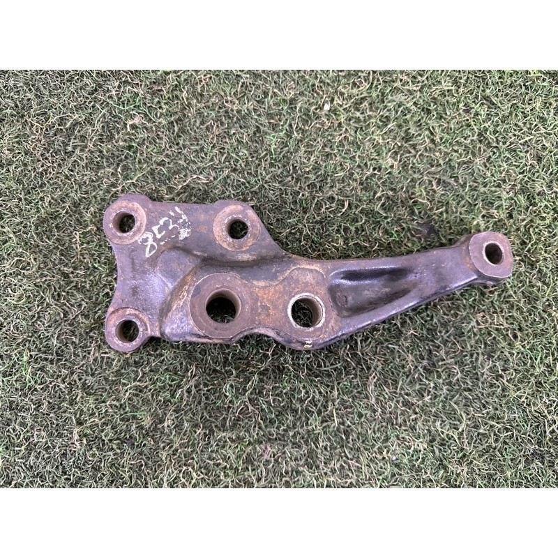 Кронштейн рычага подвески (подвеска) BMW 5-series E34 1993 M20b25 31131133558